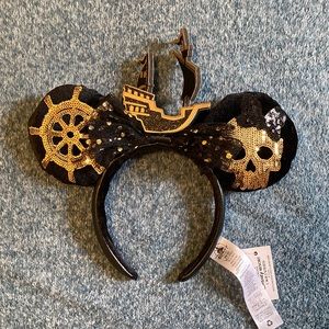 NWT Disney parks Minnie ears - adult size Pirates